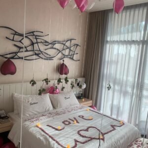 Diamond package room decor, purple color